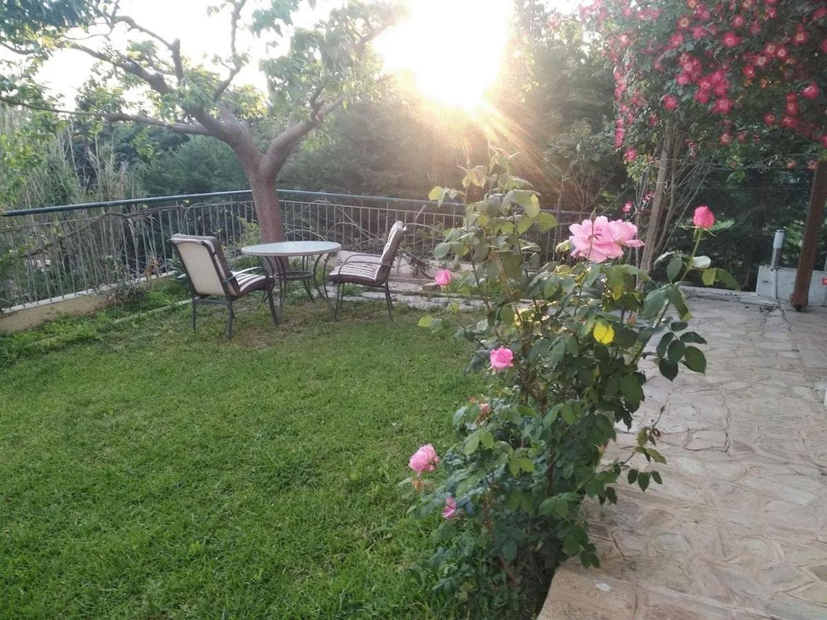 Вилла House With Garden Netflix Nea Kerasia Экстерьер фото